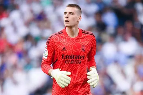 مهدد بالغياب لـ4 أسابيع.. تقارير: إصابة لونين تصدم ريال مدريد